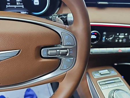 Genesis GV70 — photo 18
