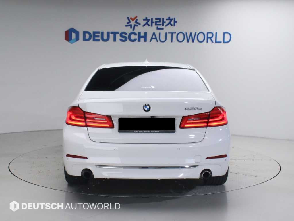 BMW 5-Series — photo 03