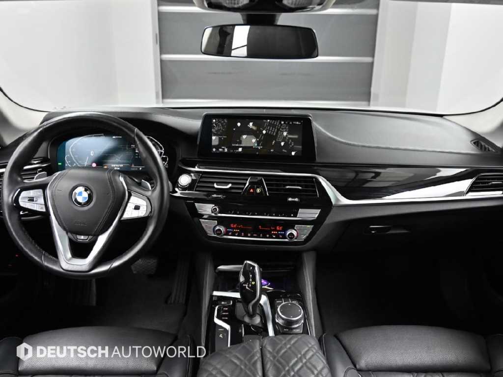 BMW 5-Series — photo 08