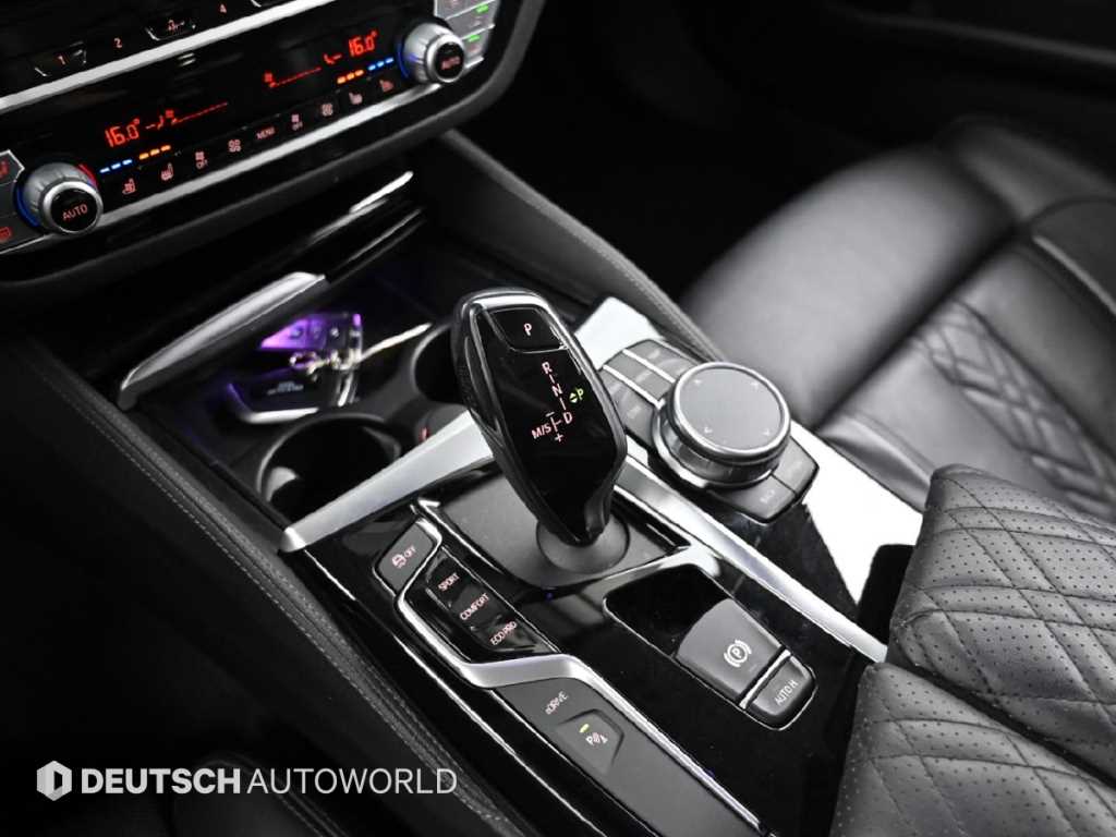 BMW 5-Series — photo 09