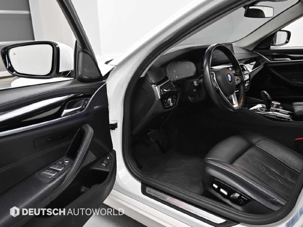 BMW 5-Series — photo 11