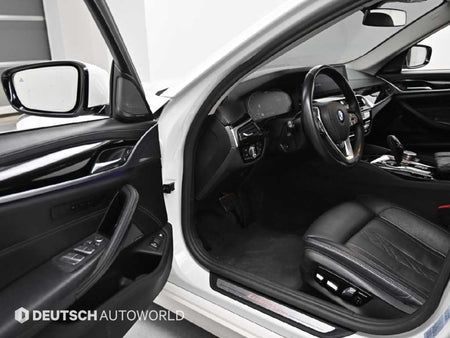 BMW 5-Series — photo 11
