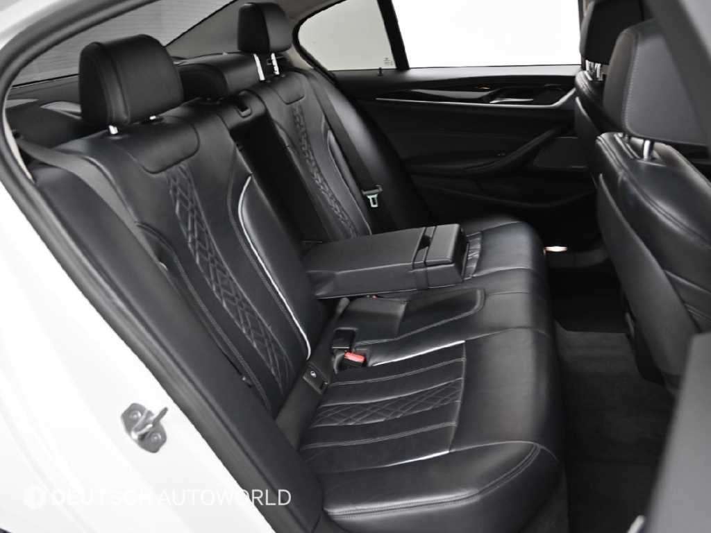 BMW 5-Series — photo 12