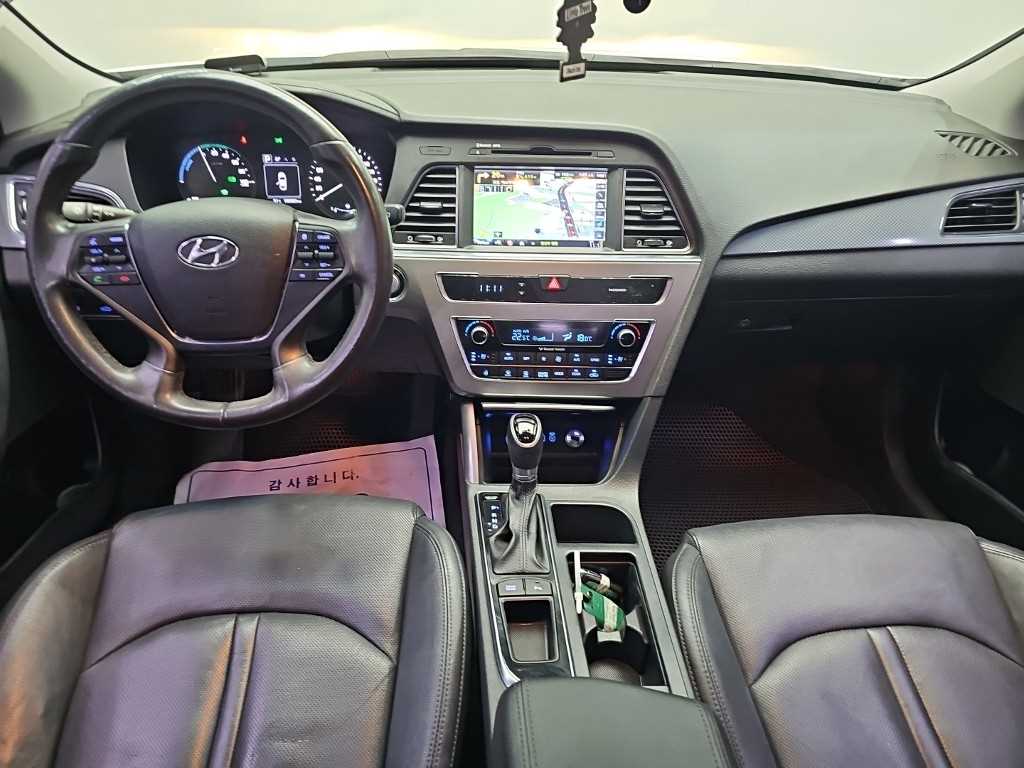 Hyundai Sonata — photo 07