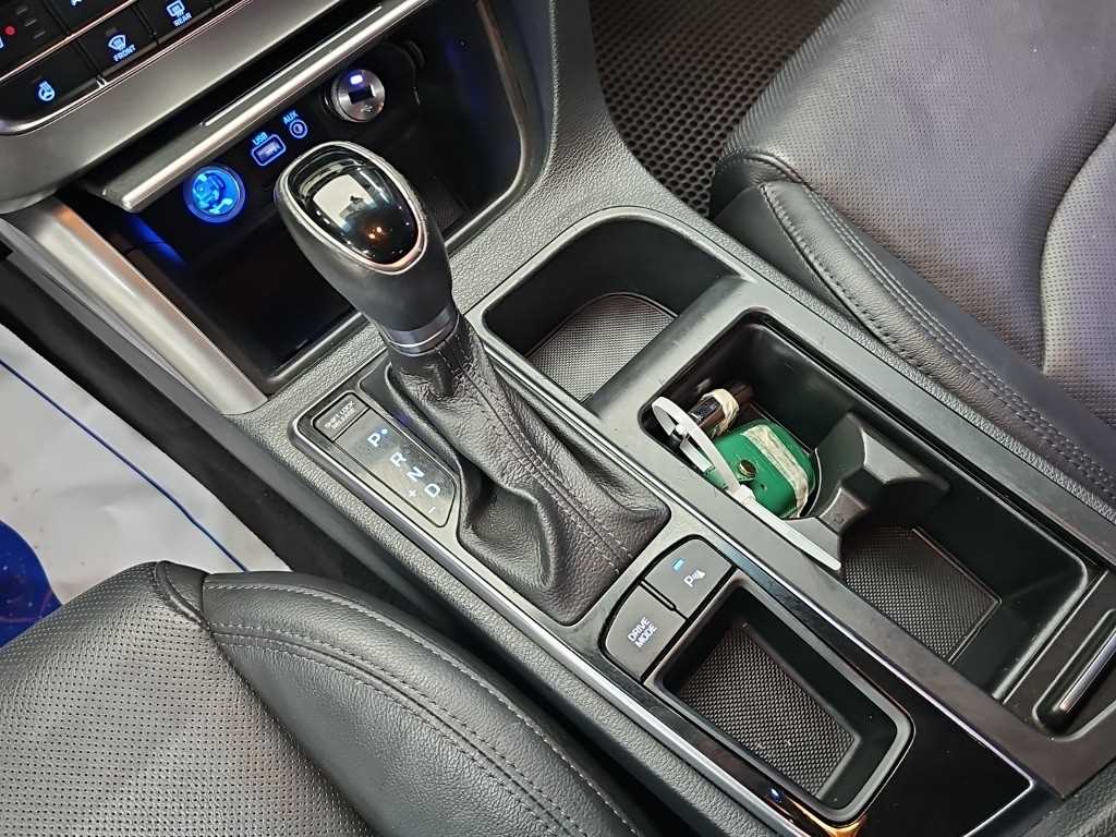 Hyundai Sonata — photo 08