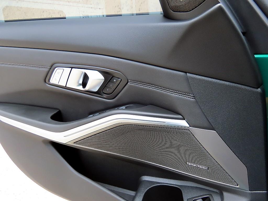 BMW M3 — photo 12
