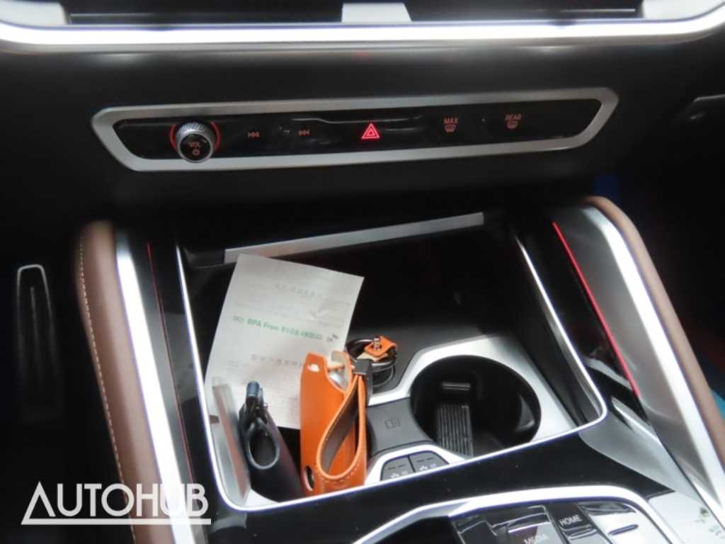 BMW X6 — photo 08
