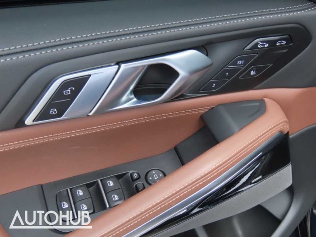 BMW X6 — photo 13