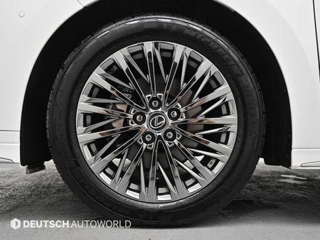 Lexus LM — photo 05