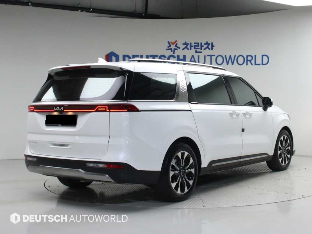 Kia Carnival — photo 02