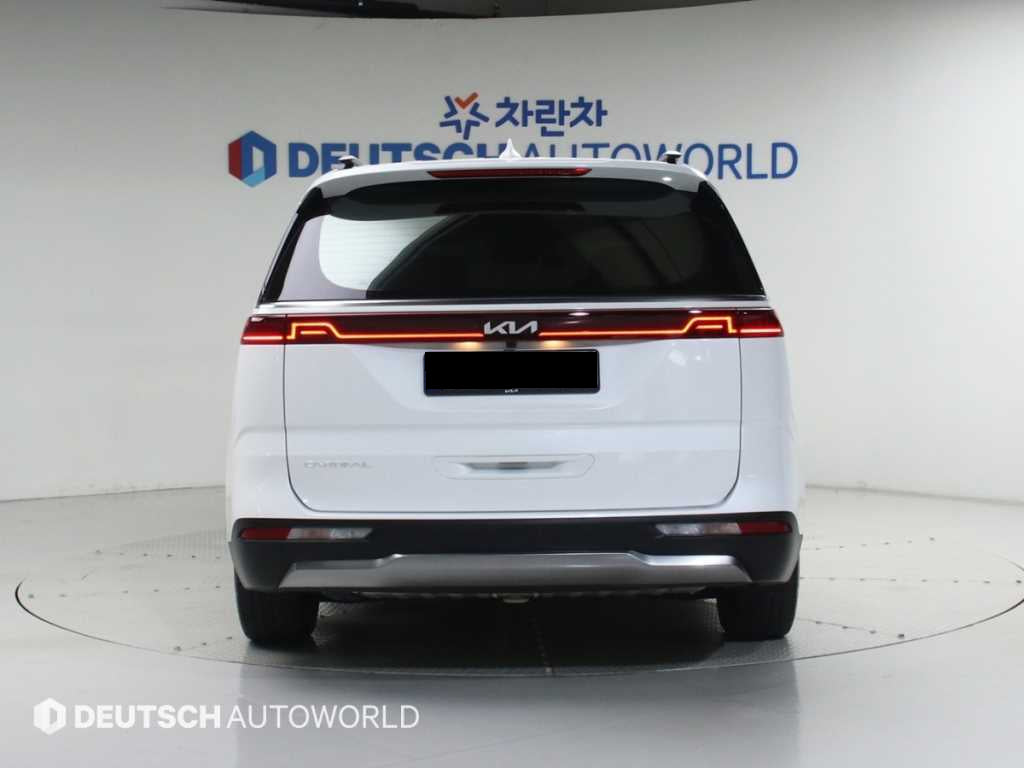 Kia Carnival — photo 04