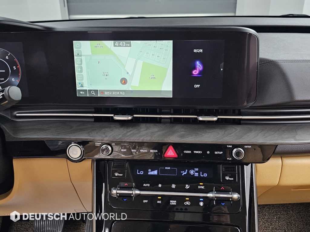 Kia Carnival — photo 16