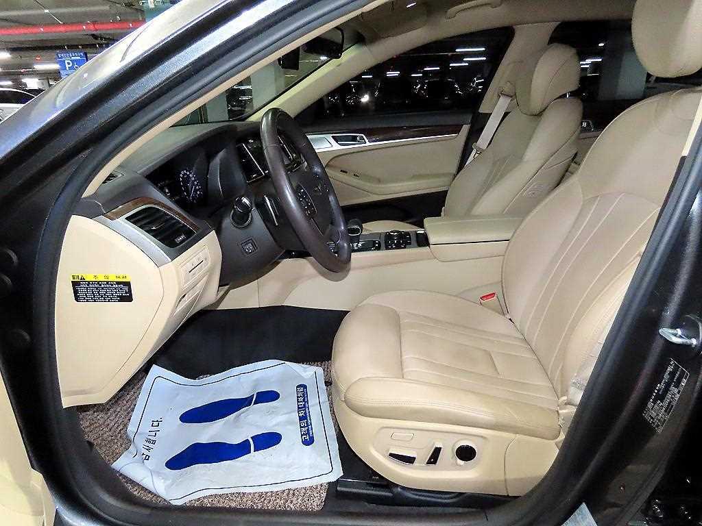 Genesis G80 — photo 06