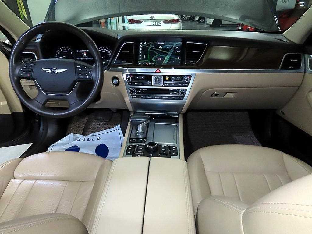 Genesis G80 — photo 10