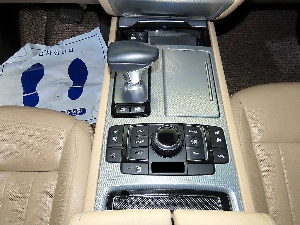 Genesis G80 — photo 12