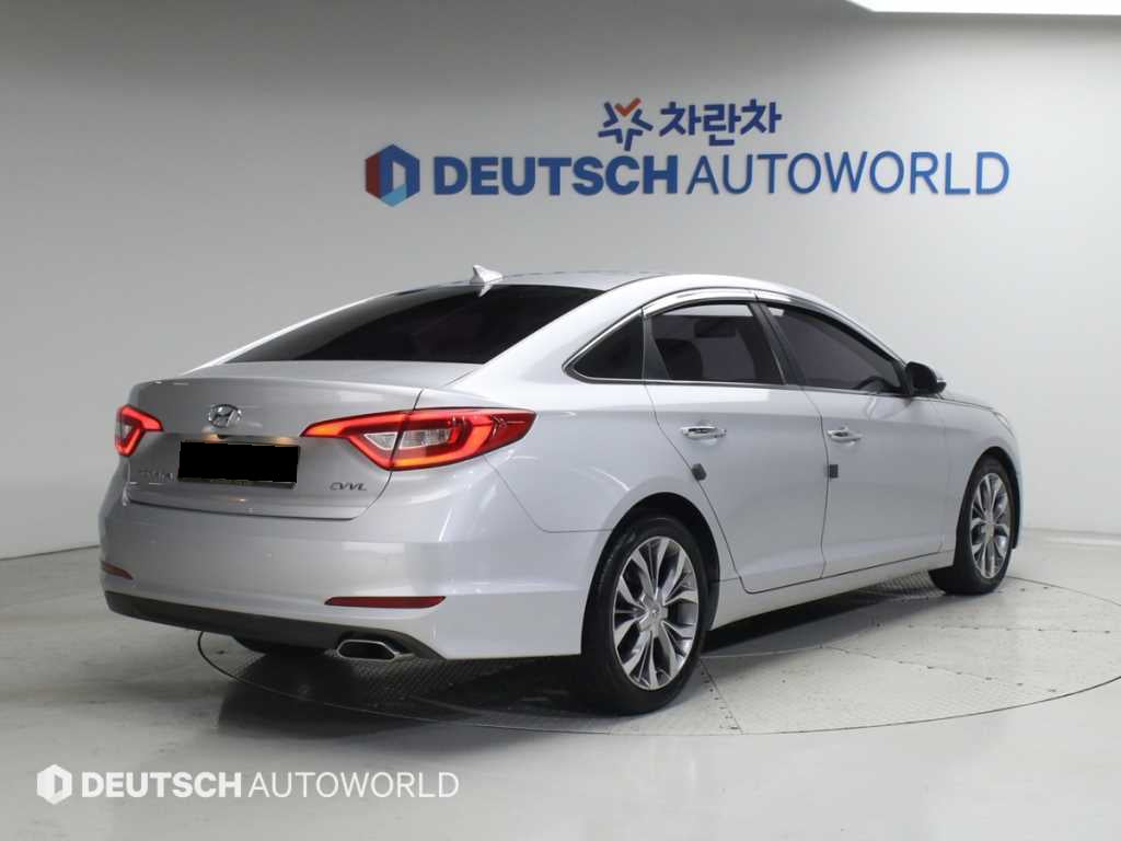 Hyundai Sonata — photo 02