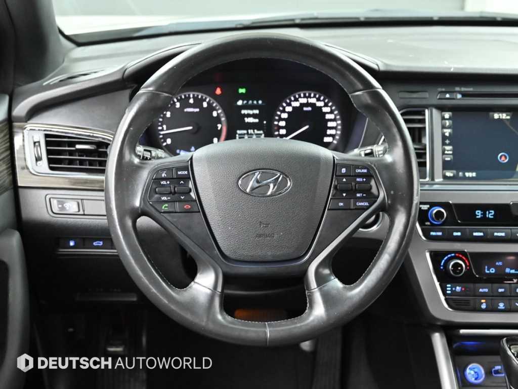 Hyundai Sonata — photo 13