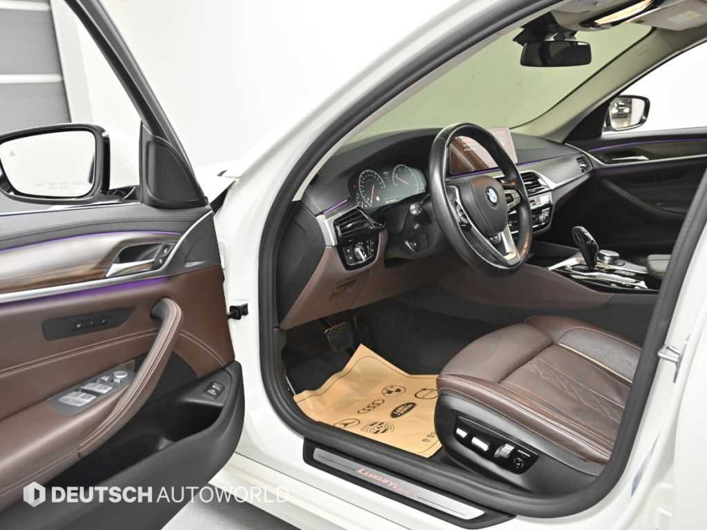 BMW 5-Series — photo 11