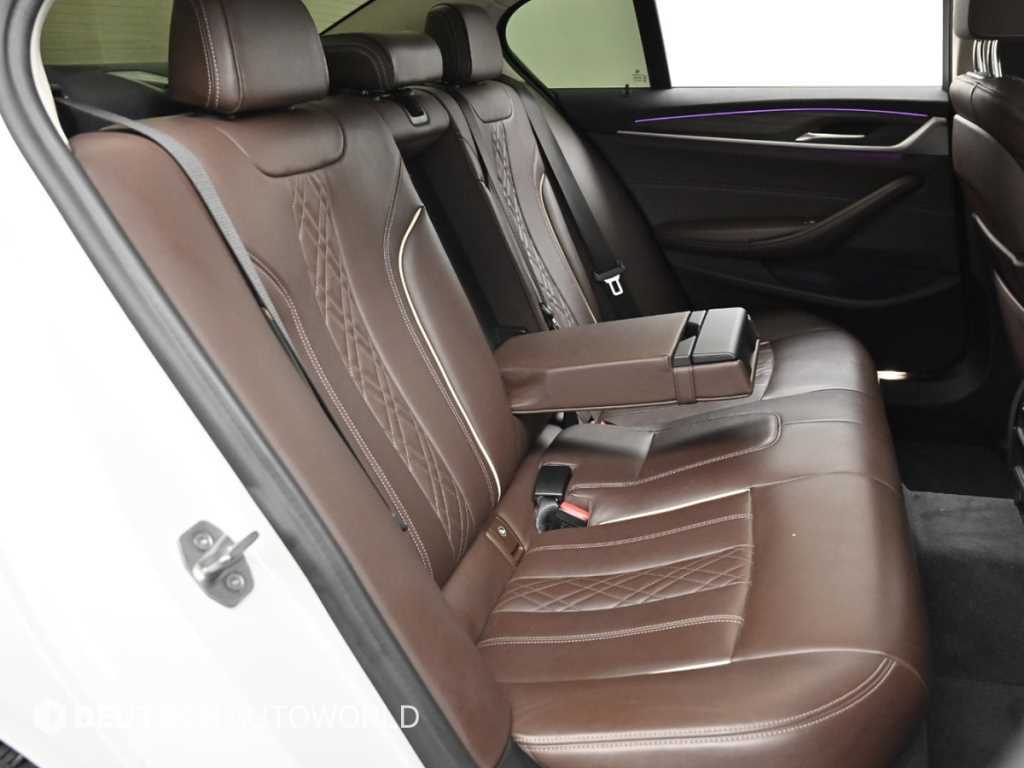 BMW 5-Series — photo 12