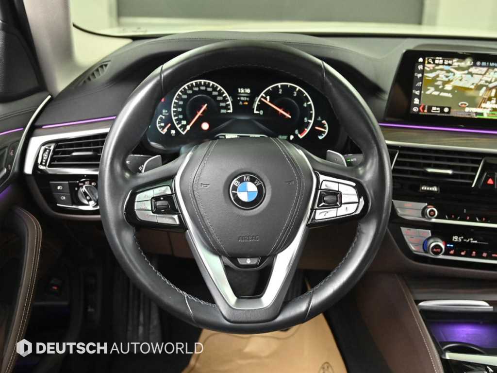 BMW 5-Series — photo 13