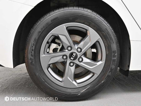 Kia K5 — photo 05