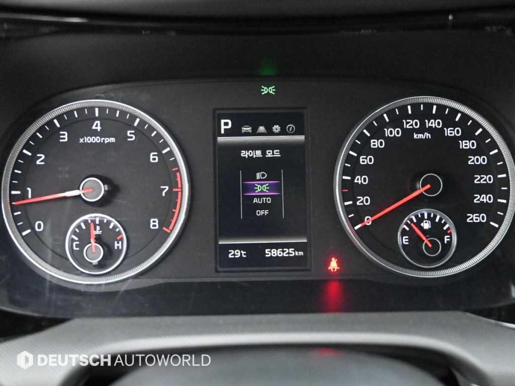 Kia K5 — photo 08