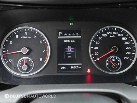 Kia K5 — photo 08