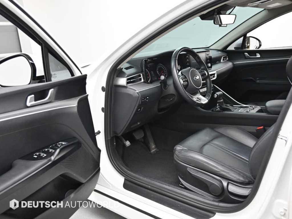 Kia K5 — photo 11