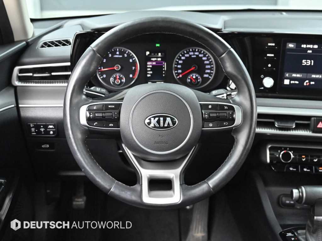 Kia K5 — photo 13