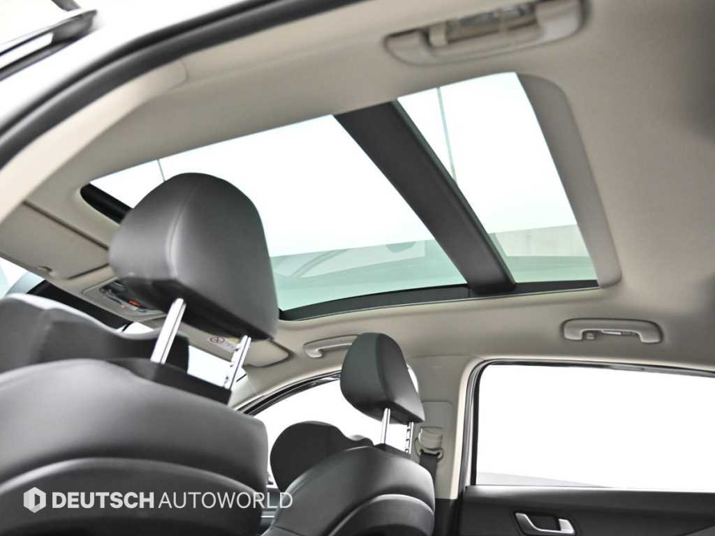 Kia K5 — photo 18