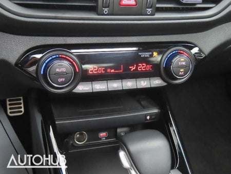 Kia K3 — photo 08