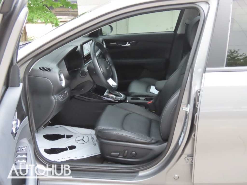 Kia K3 — photo 14