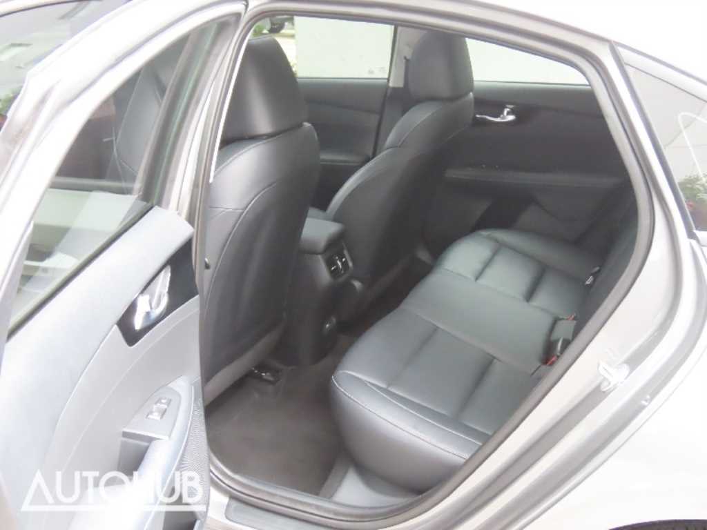 Kia K3 — photo 15