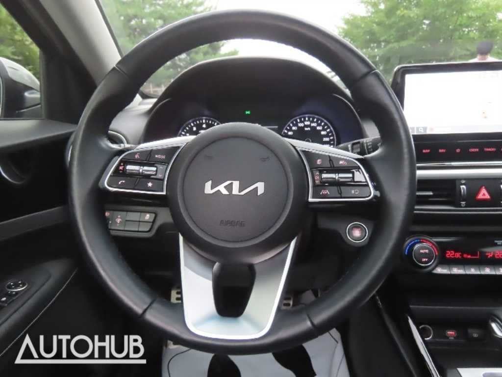 Kia K3 — photo 17