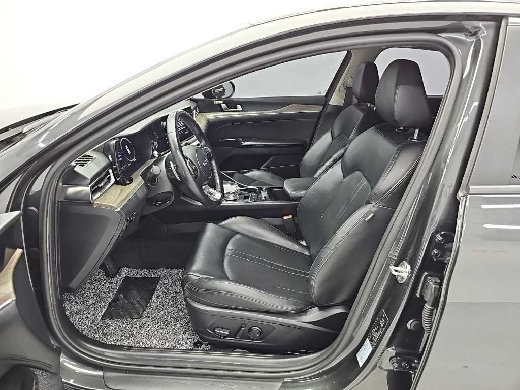 Kia K5 — photo 11