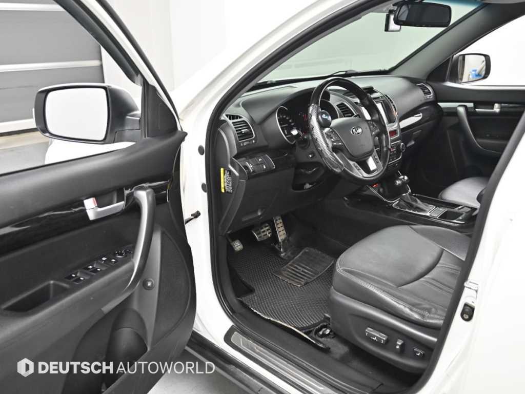 Kia Sorento — photo 11