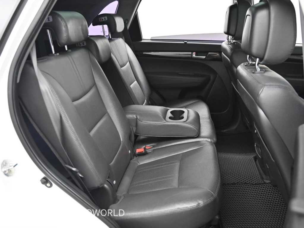 Kia Sorento — photo 12
