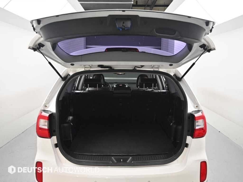 Kia Sorento — photo 19