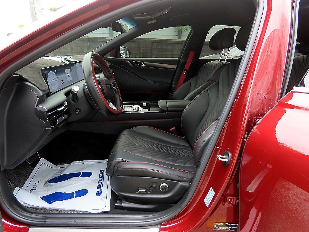 Genesis G80 — photo 05
