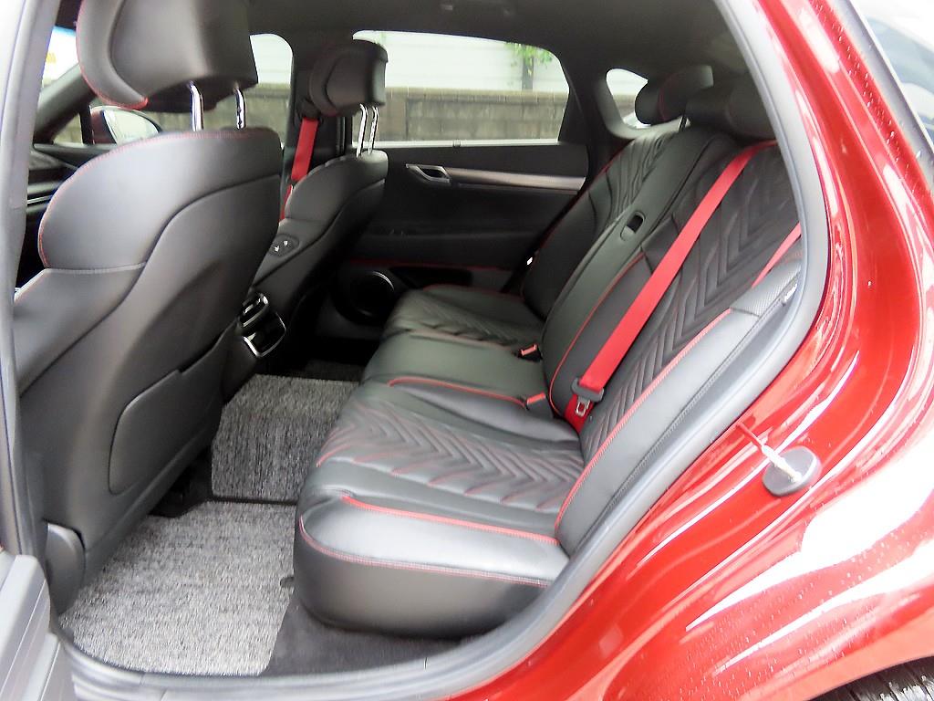 Genesis G80 — photo 06