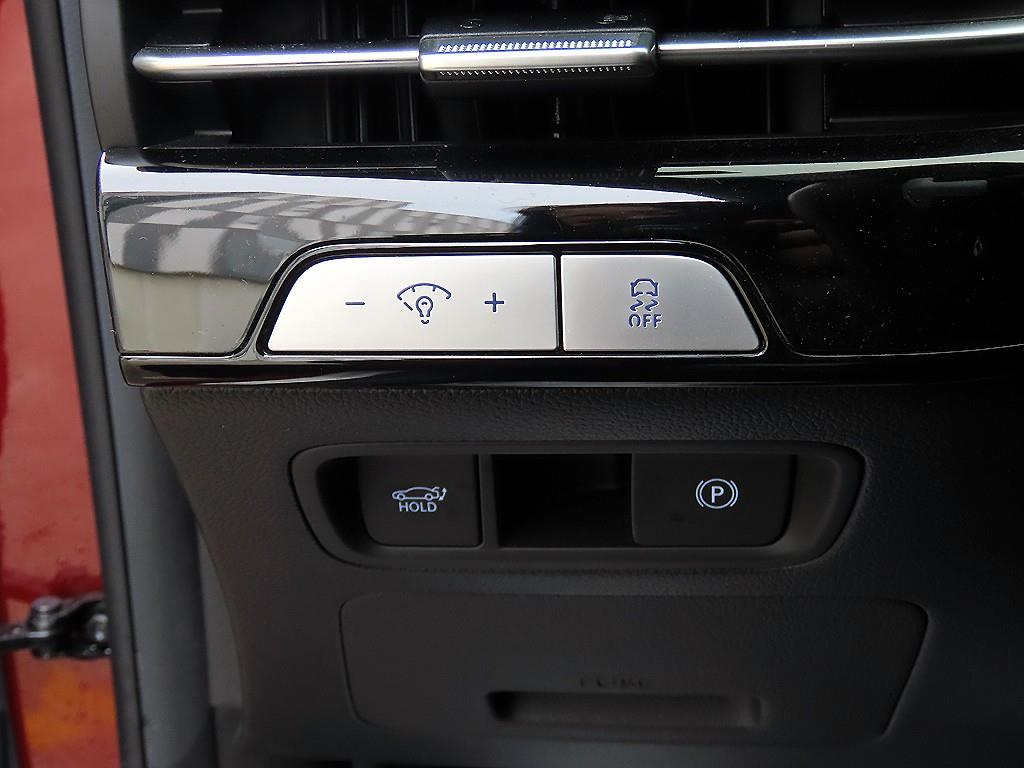 Genesis G80 — photo 13