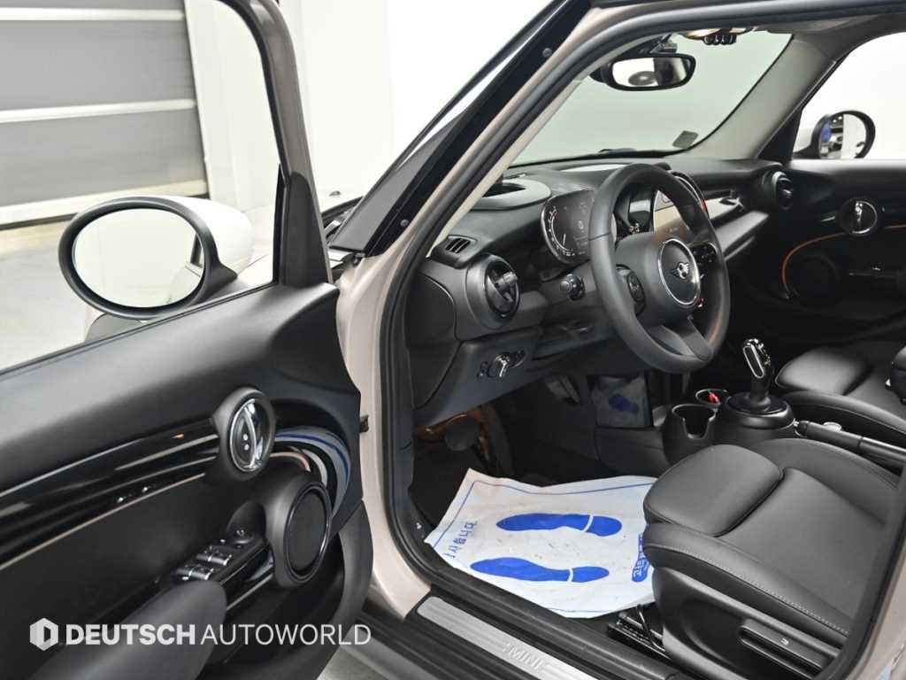 Mini Cooper — photo 11