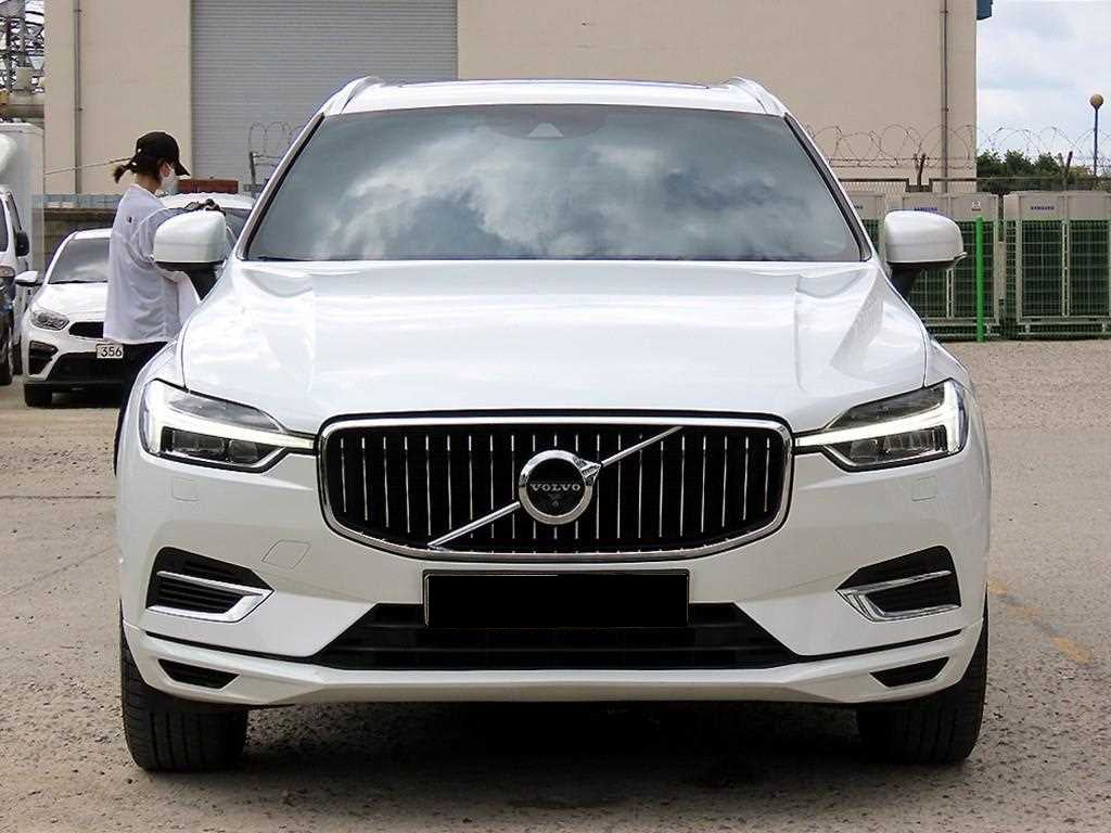 Volvo XC60 — photo 01