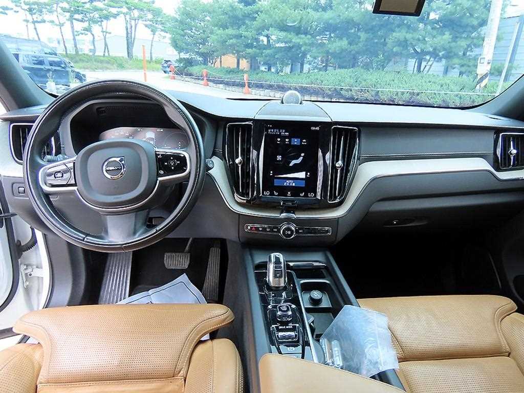 Volvo XC60 — photo 07