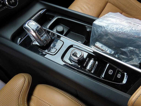 Volvo XC60 — photo 11