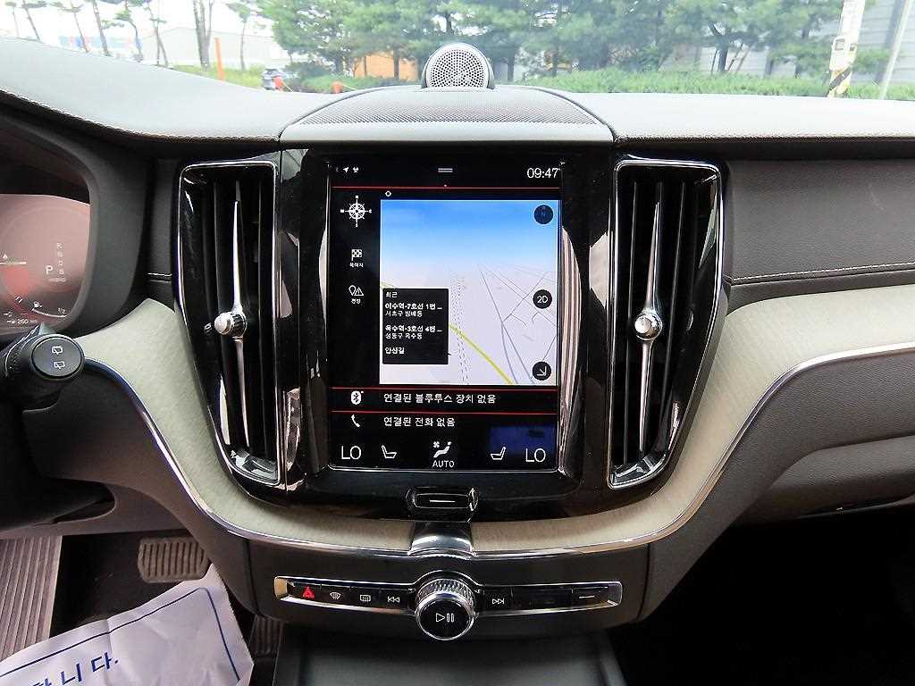Volvo XC60 — photo 13