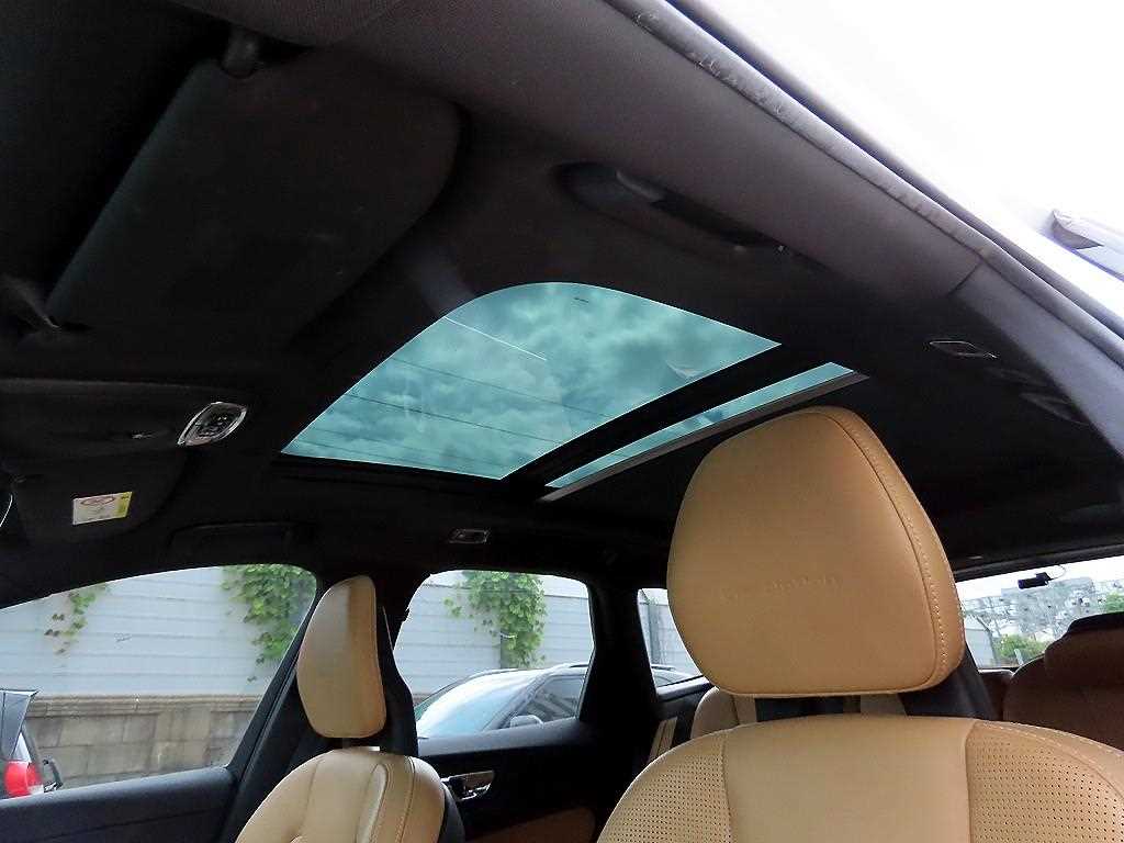 Volvo XC60 — photo 16