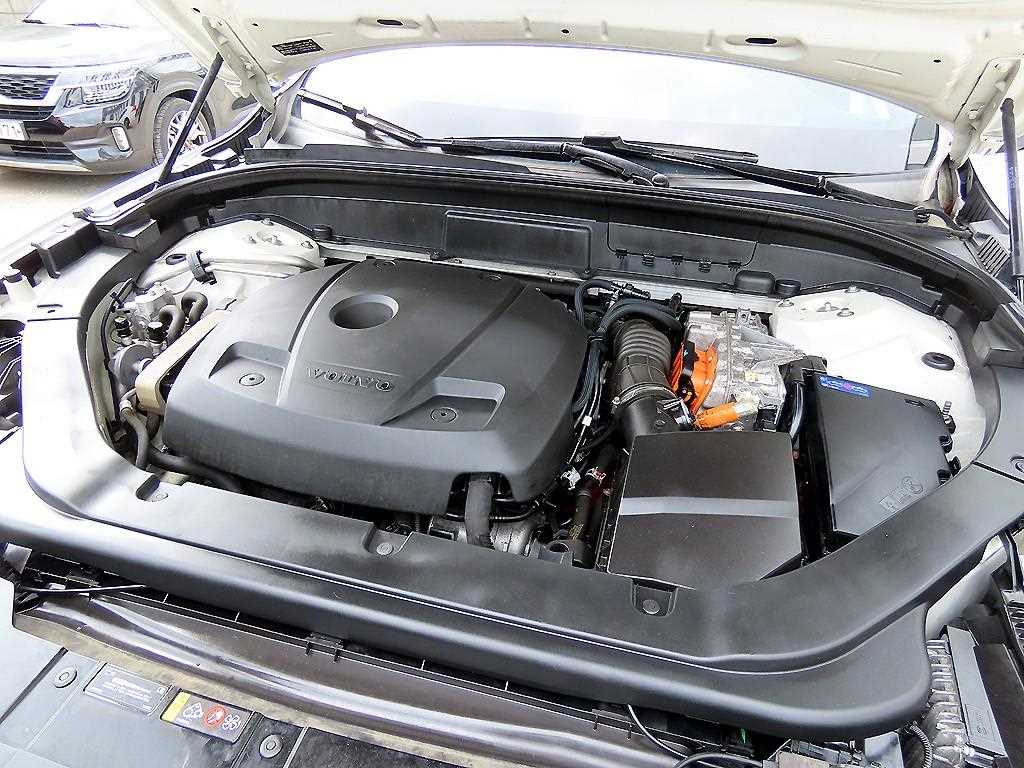 Volvo XC60 — photo 19