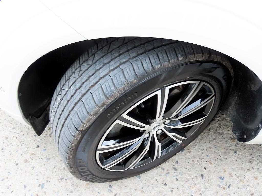 Volvo XC60 — photo 20
