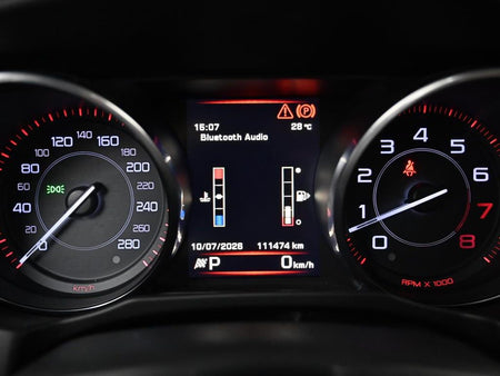 Jaguar XE — photo 08